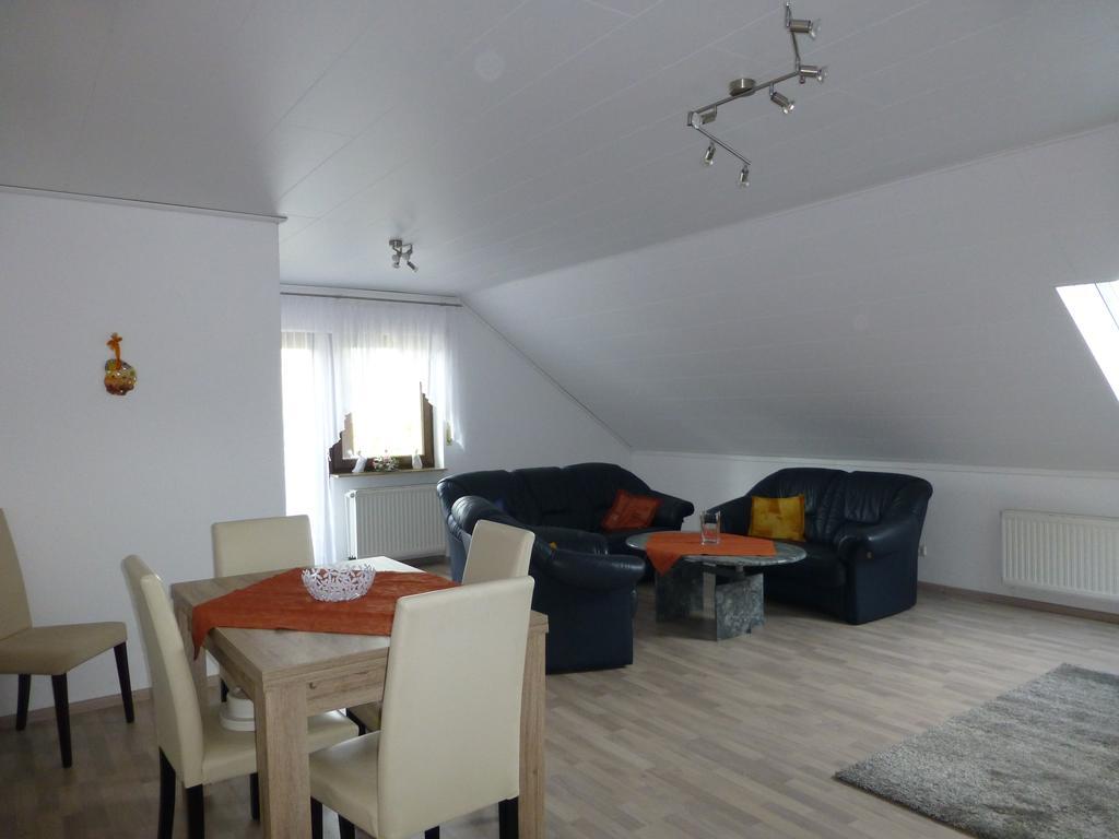 Ferienwohnung Irmgard Und Ferienwohnung Gerlinde Waldbrunn  Bilik gambar